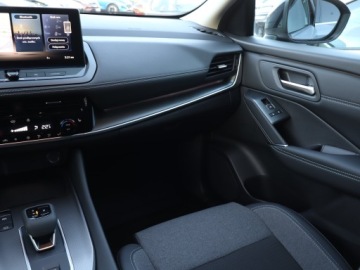 Nissan Qashqai III Crossover Facelifting 1.3 DIG-T MHEV 158KM 2025 Nissan Qashqai 1.3 DIG-T MHEV, 1. Właściciel, zdjęcie 7