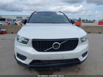 Volvo XC40 2019 Volvo XC 40 2019r, R-Design, 2.0L, 4x4 2.0 Benzyna 255KM, zdjęcie 2