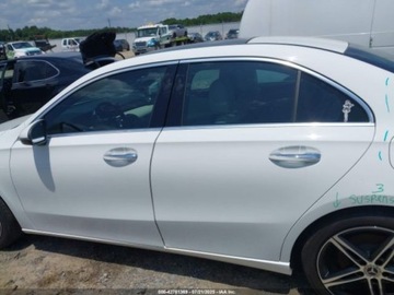 Mercedes Klasa A W177/V177 2021 Mercedes-Benz Klasa A 220 4Matic 2021 2.0l 2.0 Benzyna 188KM, zdjęcie 2