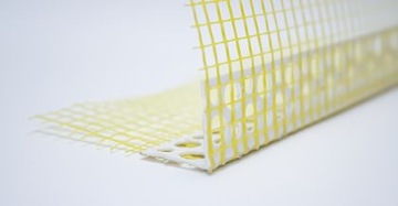 Угловая полоса ПВХ с сеткой 10х10 2,5 метра