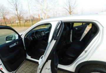 Volvo XC40 Crossover 2.0 D3 150KM 2019 Volvo XC 40 z Gwarancja Kamera Model 2020r 2.0 Diesel 150KM, zdjęcie 6
