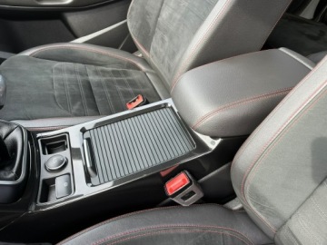 Ford Kuga II SUV Facelifting 1.5 EcoBoost 150KM 2018 Ford Kuga ST-Line/ Panorama Dach /Navi /Kamera, zdjęcie 36