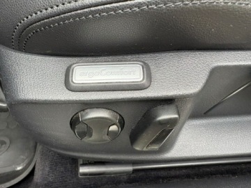 Volkswagen Passat B8 Variant 1.4 TSI BlueMotion Technology ACT 150KM 2017 Volkswagen Passat Variant Highline Full LED, zdjęcie 8