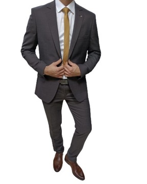 Elegancki garnitur męski brązowy w kratę182/64/108