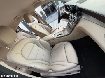 Mercedes GLC C253 2020 Mercedes-Benz GLC Mercedes-Benz GLC 200 4Matic 9G-TRONIC AMG Line Plus 2.0, zdjęcie 31