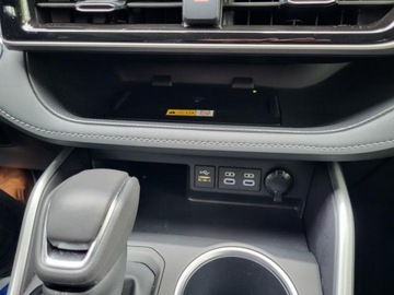 Toyota Highlander III 2.5 248KM 2023 highlander XLE * 2.5l Hybrid 247KM 4X4/AWD Przebieg:9,928km Idealny stan, zdjęcie 16