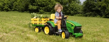 БОЛЬШОЙ АККУМУЛЯТОРНЫЙ ТРАКТОР С ПРИЦЕПОМ JOHN DEERE