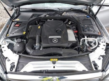 Mercedes Klasa C W205 2015 Mercedes-Benz Klasa C 2015 MERCEDES-BENZ C 300 LUXURY 4MATIC 2.0 Benzyna, zdjęcie 17