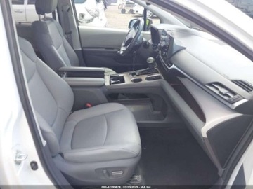 Toyota Sienna III 2021 Toyota Sienna XLE, 2021r. 2.5 Benzyna 189KM, zdjęcie 8