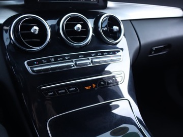 Mercedes Klasa C W205 Kabriolet Facelifting 1.5 200 184KM 2019 Mercedes C C 200 4MATIC, Salon Polska, 4X4, zdjęcie 18