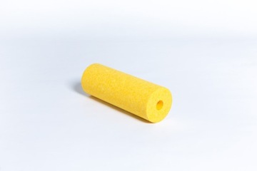 Roller do masażu wałek gładki twardość średnia Blackroll Mini 15x5,5 cm