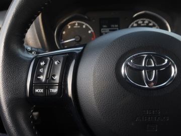 Toyota Yaris III Hatchback 5d Facelifting 2017 1.5 Dual VVT-iE 111KM 2017 Toyota Yaris 1.5 Dual VVT-i, Salon Polska, Klima, zdjęcie 12