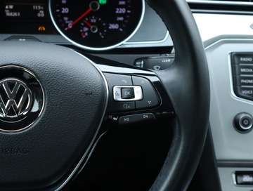 Volkswagen Passat B8 Limousine 1.8 TSI BlueMotion Technology 180KM 2015 VW Passat 1.8 TSI, Salon Polska, Automat, Navi, zdjęcie 19