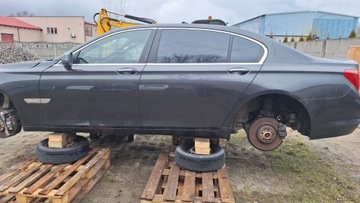 BMW Seria 7 F01 Sedan 750i 407KM 2012