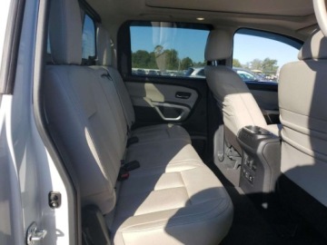 Nissan Titan 2021 Nissan Titan Sv 2021 5.6 Benzyna 400KM, zdjęcie 10