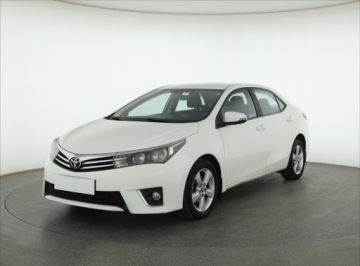 Toyota Corolla XI Sedan 1.4 D-4D 90KM 2014 Toyota Corolla 1.4 D-4D, Salon Polska, Serwis ASO, zdjęcie 1
