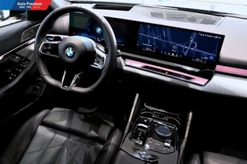 BMW Seria 5 G90-91 2025 BMW Seria 5 540d xDriveFV23Repair InclusivePakiet Sport M PROKamera Wnetrza, zdjęcie 11