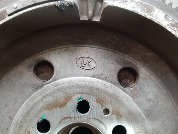 AUDI A4 B6 00-04R 2.0 B ALT KOLO DVOUHMOTNÉ