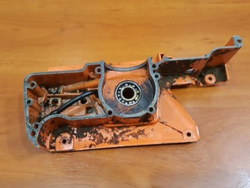 КОРПУС ДВИГАТЕЛЯ HUSQVARNA 61 KARTER ПОЛОВИНА КОРПУСА