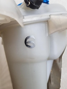 AUDI A4 B8 A5 T8 ZBIORNIK WYRÓWNAWCZY 3.0 TDI