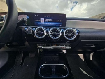 Mercedes CLA C118/X118 2025 Mercedes-Benz CLA 250 2025 2.0 Benzyna 221KM, zdjęcie 7