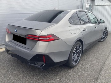 BMW Seria 5 G90-91 Touring 2.0 520d 197KM 2025 BMW Seria 5 520d xDrive Sport Sedan 2.0 (197KM) 2025, zdjęcie 3