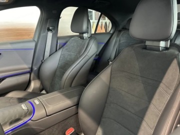 Mercedes Klasa E W214 Sedan 2.0 220d 197KM 2025 MERCEDES-BENZ E Klasa 220 d AMG 2.0 (197KM) 2025, zdjęcie 6