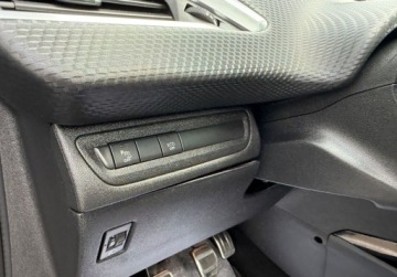 Peugeot 2008 I SUV Facelifting 1.2 PureTech 110KM 2019 Peugeot 2008 1.2 Benzyna 110KM, zdjęcie 20