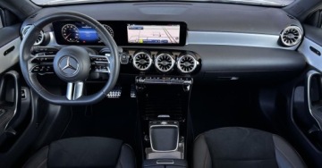 Mercedes Klasa A W177/V177 Hatchback Plug-In Facelifting 1.3 250e 218KM 2023 Mercedes-Benz Klasa A SalonPL A250e AMG LINE LED Hybryda Plug-In FV VAT23, zdjęcie 16