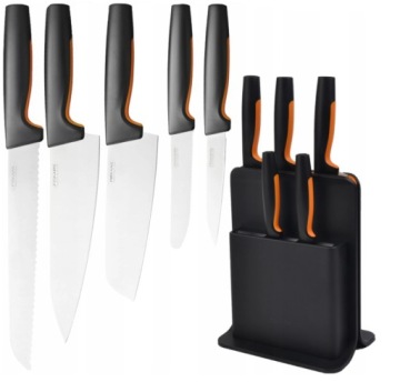 Набор из 5 функциональных ножей FISKARS в блоке для заточки.