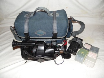 Kamera analogowa Sony CCD-V95E Video8 4 baterie torba niestestowana
