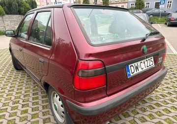 Skoda Felicia I Pick Up 1.3 54KM 1998 Skoda Felicia 1.3 Benzyna 98 r 136 tys przebiegu 1.3 Benzyna 54KM, zdjęcie 2