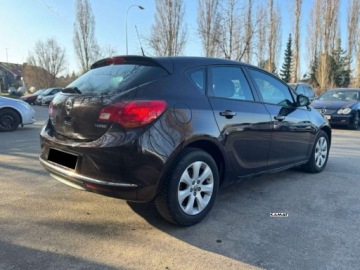 Opel Astra J GTC 1.4 Turbo ECOTEC 140KM 2015 Opel Astra Opel Astra 1,4 Benzyna Automat Klimatyzacja Zamiana 1.4 Benzyna, zdjęcie 3
