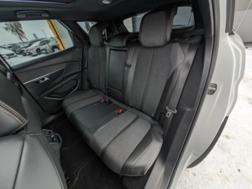 Peugeot 3008 II Crossover 1.2 PureTech 130KM 2017 Peugeot 3008 Rezerwacja 1.2 Benzyna 130KM, zdjęcie 36