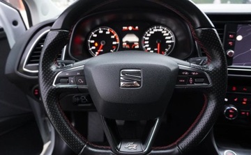 Seat Leon III Hatchback Facelifting 1.5 EcoTSI 130KM 2019 Seat Leon Bezwypadkowy Serwisowany 1-Wlasciciel FR Navi Led Asystenci Piek, zdjęcie 18