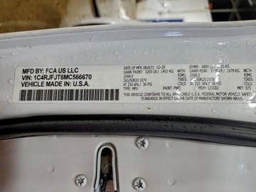 Jeep Grand Cherokee IV 2021 Jeep Grand Cherokee Summit 2021 5.7 Benzyna 360KM, zdjęcie 13