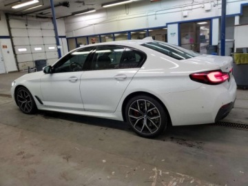 BMW Seria 5 G30-G31 2022 BMW Seria 5 540XI 2022 3.0l 3.0 Benzyna 335KM, zdjęcie 1