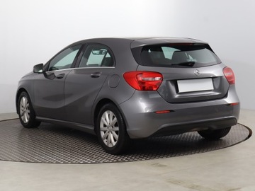Mercedes Klasa A W176 Hatchback 5d Facelifting 180 122KM 2015 Mercedes A A 180, Skóra, Navi, Klima, Parktronic, zdjęcie 3