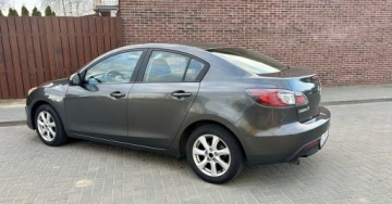 Mazda 3 II Sedan 1.6 MZR 105KM 2011 Mazda 3 2011 rok kamera cofania KLIMATRONIK Zadbany 1.6 Benzyna, zdjęcie 5