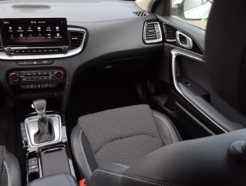 Kia XCeed PHEV 1.6 GDi Plug-in Hybrid 141KM 2020 Kia XCeed Plug-in-Hybrid, Salon Polska, zdjęcie 7