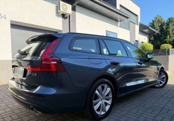 Volvo V60 II  Kombi 2.0 D3 150KM 2019 Volvo V60 Volvo V60 D3 Geartronic Momentum Pro 2.0 Diesel 150KM, zdjęcie 2