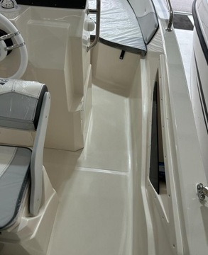 Новая моторная лодка OPEN: Trimarchi AMUNI - 6.00м/7 человек - boatcenter.pl