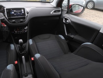 Peugeot 208 I Hatchback 3d 1.6 VTI 120KM 2015 Peugeot 208 1.6 VTi, Salon Polska, Klima, zdjęcie 7