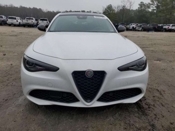 Alfa Romeo Giulia II Sedan 2.0 TBi 280KM 2019 Alfa Romeo Giulia 2019, 2.0L, 4x4, uszkodzony tyl, zdjęcie 4