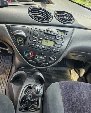 Ford Focus I Sedan 1.4 16V 75KM 2000 Ford Focus Ford Focus 1.4 Benzyna 75KM, zdjęcie 12