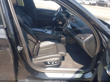 BMW Seria 7 G11-G12 2020 BMW Seria 7 750i xDrive 2020 4.4l 4.4 Benzyna 523KM, zdjęcie 9