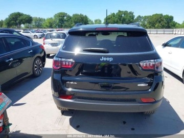 Jeep Compass II 2024 Jeep Compass 2024r, 2.0L, 4x4, Latitude 2.0 Benzyna 200KM, zdjęcie 1