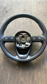TOYOTA YARIS 4 VOLANT KŮŽE IDEALNI 2022 2023