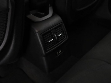 BMW X1 F48 Crossover Plug-In 1.5 25e 220KM 2021 BMW X1 xDrive 25e Advantage Plug-in Navi, zdjęcie 36