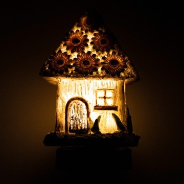 СВЕТОДИОДНАЯ НАРУЖНАЯ СОЛНЕЧНАЯ САДОВАЯ ЛАМПА, ПРИВОДИМАЯ В СКАЗОЧНОМ ДОМЕ